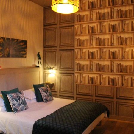 Une Chambre En Ville Saintes Exterior photo