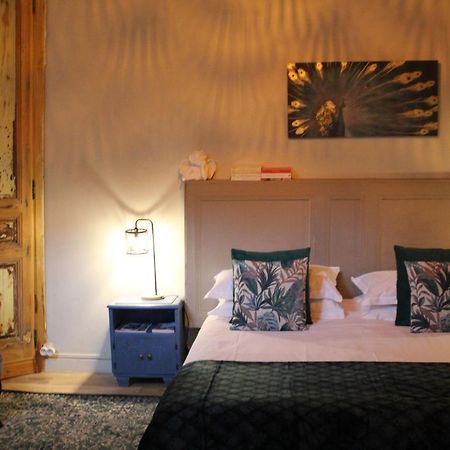 Une Chambre En Ville Saintes Exterior photo
