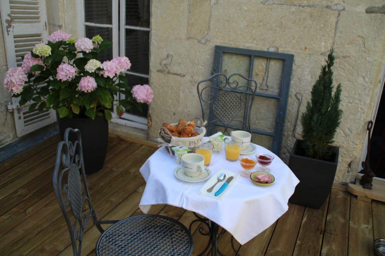 Une Chambre En Ville Saintes Exterior photo